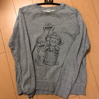 ユニクロ(UNIQLO)のKAWS × セサミストリート トレーナー グレー XL(スウェット)