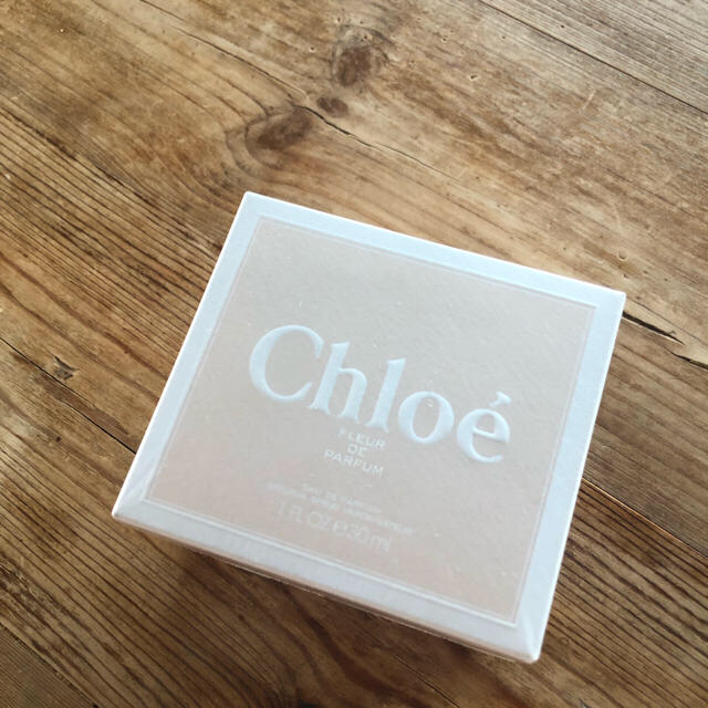 Chloe(クロエ)の【新品未使用】chloe モダンフェミニンフローラルオードパルファム（30ml） コスメ/美容の香水(香水(女性用))の商品写真