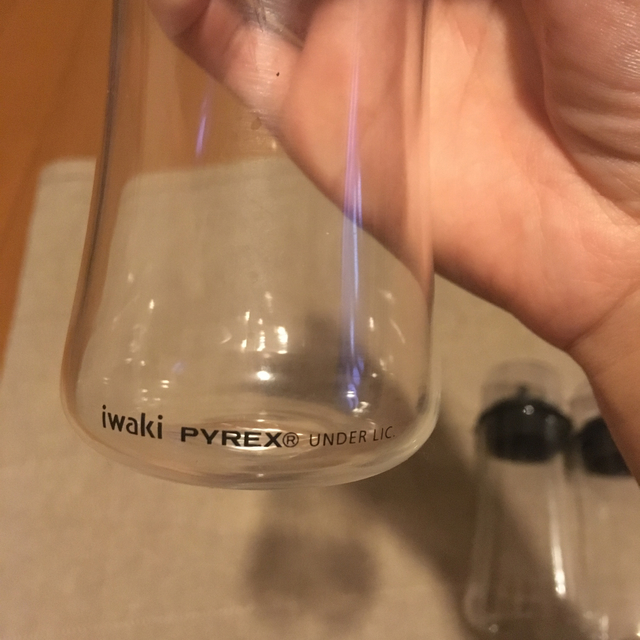 Pyrex(パイレックス)のフシル様専用■iwaki パイレックス 調味料入れ3つ インテリア/住まい/日用品のキッチン/食器(収納/キッチン雑貨)の商品写真