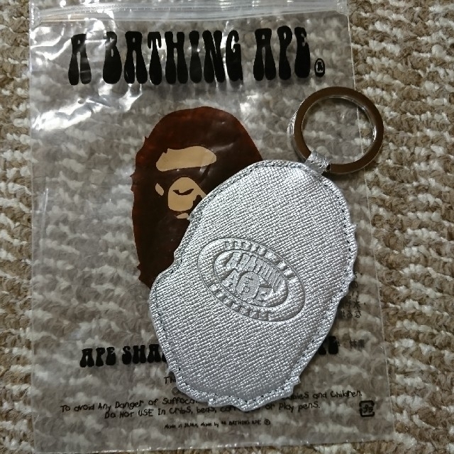 A BATHING APE(アベイシングエイプ)のまさお様専用★エイプ★未使用★シルバー★キーホルダー メンズのファッション小物(キーホルダー)の商品写真