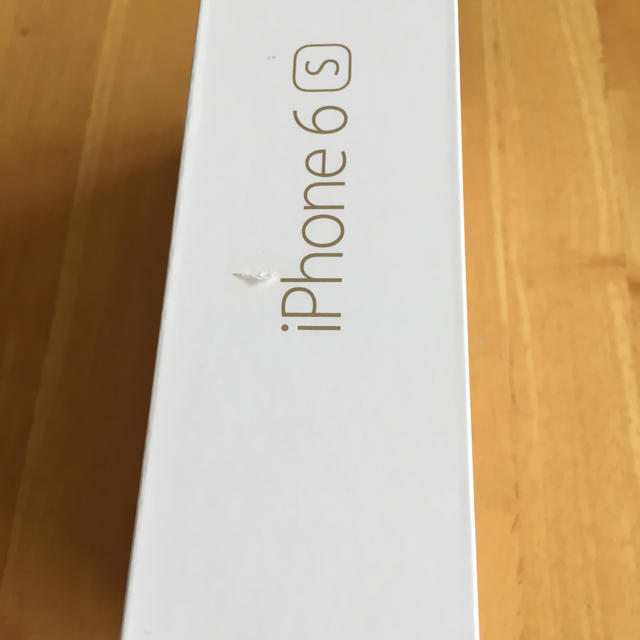 iPhone6s 32gb gold simフリー 新品 送料込みスマートフォン/携帯電話