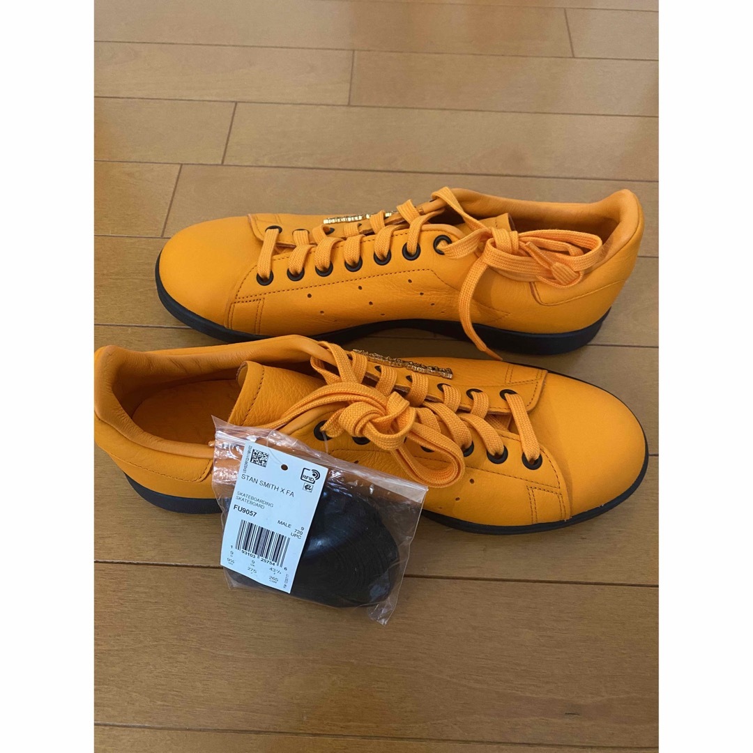 Supreme(シュプリーム)のfucking awesome adidas stan smith orange メンズの靴/シューズ(スニーカー)の商品写真