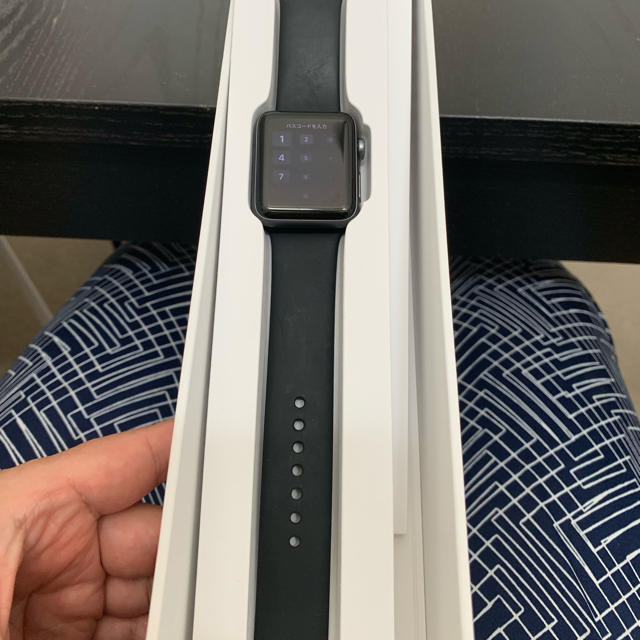 Apple Watch(アップルウォッチ)のApple Watch series2 42mm  ブラック バントMLサイズ付 メンズの時計(腕時計(デジタル))の商品写真