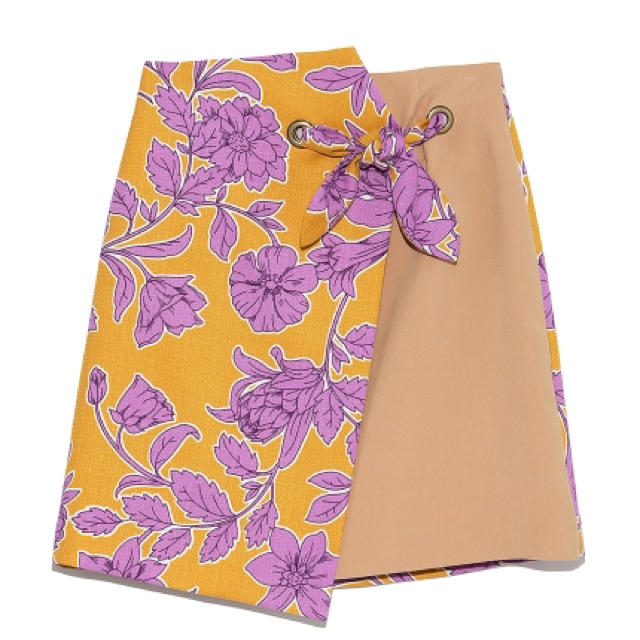 Lily Brown(リリーブラウン)のリリーブラウン フラワー異素材切り替えスカート レディースのスカート(ミニスカート)の商品写真