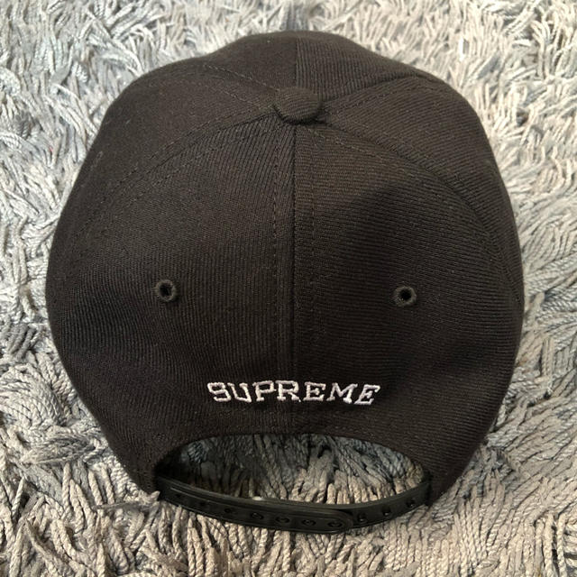 Supreme(シュプリーム)のsupreme アラビックロゴ キャップ メンズの帽子(キャップ)の商品写真