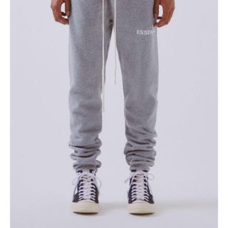 フィアオブゴッド(FEAR OF GOD)の新品 未使用 FOG essentials スウェットパンツ XSサイズ グレー(スウェット)