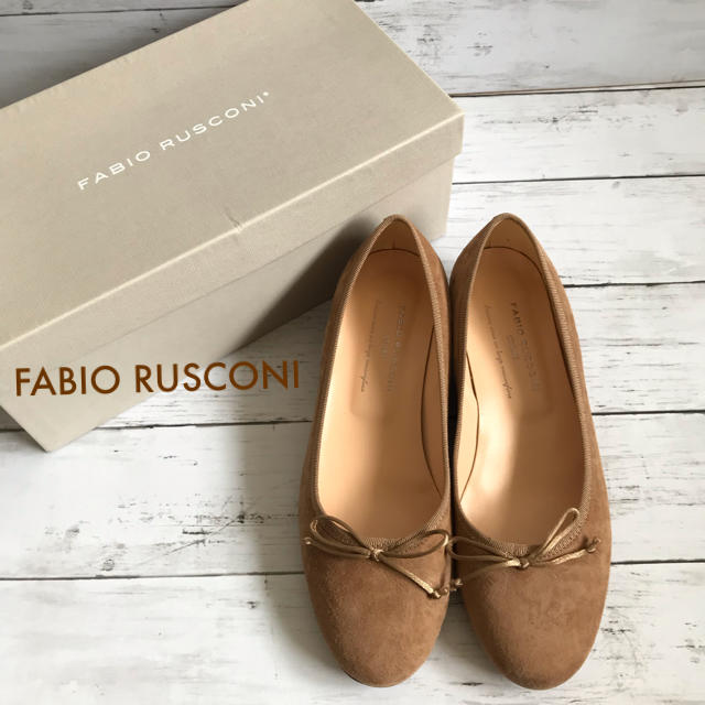 FABIO RUSCONI(ファビオルスコーニ)の新品未使用⭐️FABIO RUSCONI フラットパンプス ベージュ 37 レディースの靴/シューズ(ハイヒール/パンプス)の商品写真