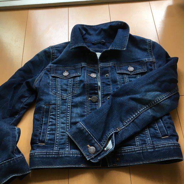 GAP Kids(ギャップキッズ)のGジャン  130  GAP キッズ/ベビー/マタニティのキッズ服女の子用(90cm~)(ジャケット/上着)の商品写真