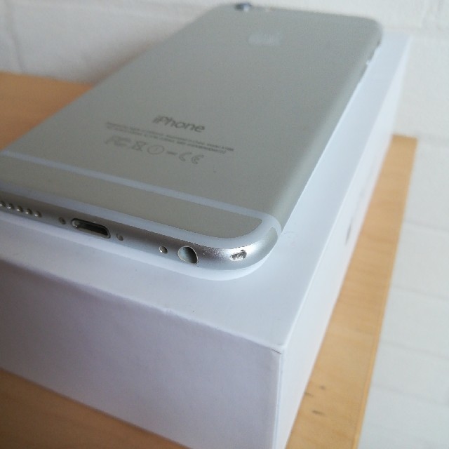 iPhone(アイフォーン)のiPhone6 16GB softbank シルバー  スマホ/家電/カメラのスマートフォン/携帯電話(スマートフォン本体)の商品写真