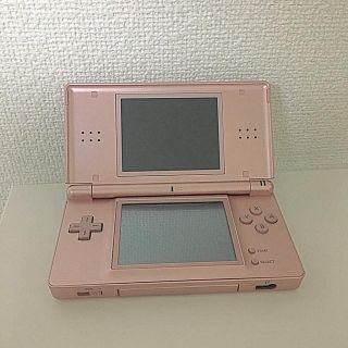 ニンテンドーDS(ニンテンドーDS)のニンテンドーDS Lite メタリックロゼ&ソフトいろいろ(携帯用ゲーム機本体)