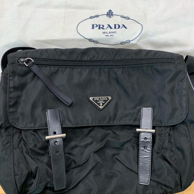 PRADA(プラダ)のプラダ PRADA ナイロン メッセンジャーバッグ ユニセックス レディースのバッグ(ショルダーバッグ)の商品写真