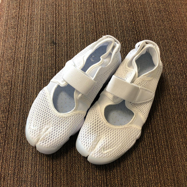 新色 NIKE ナイキ エアリフト ホワイト パール DM9645-100
