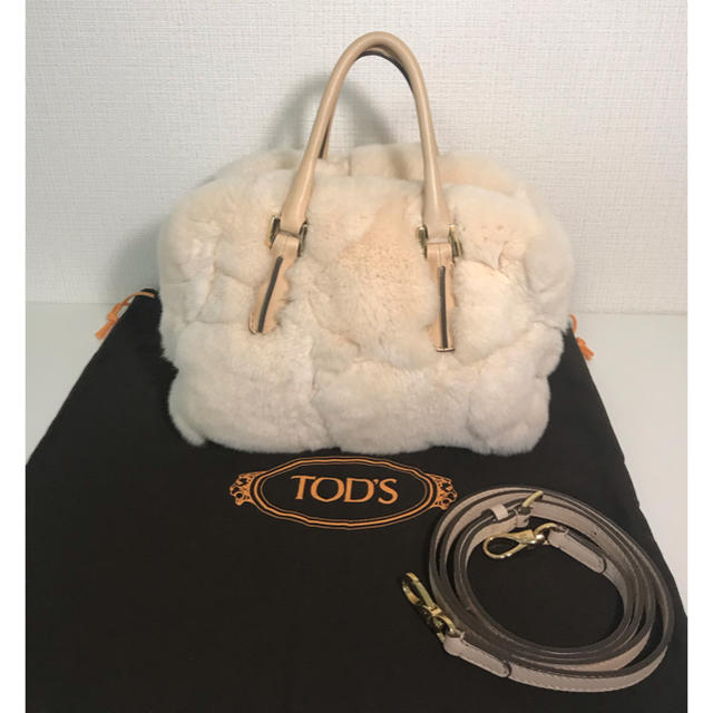 TOD'S(トッズ)のTOD’S トッズ 2WAYバッグ ファー ベージュ レディースのバッグ(ハンドバッグ)の商品写真