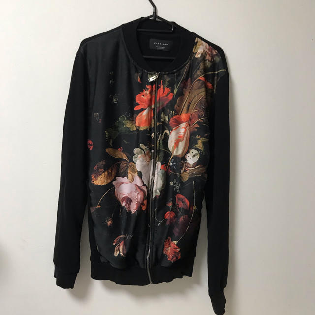 ZARA(ザラ)のZARA ジャケット 薔薇柄 メンズのジャケット/アウター(その他)の商品写真