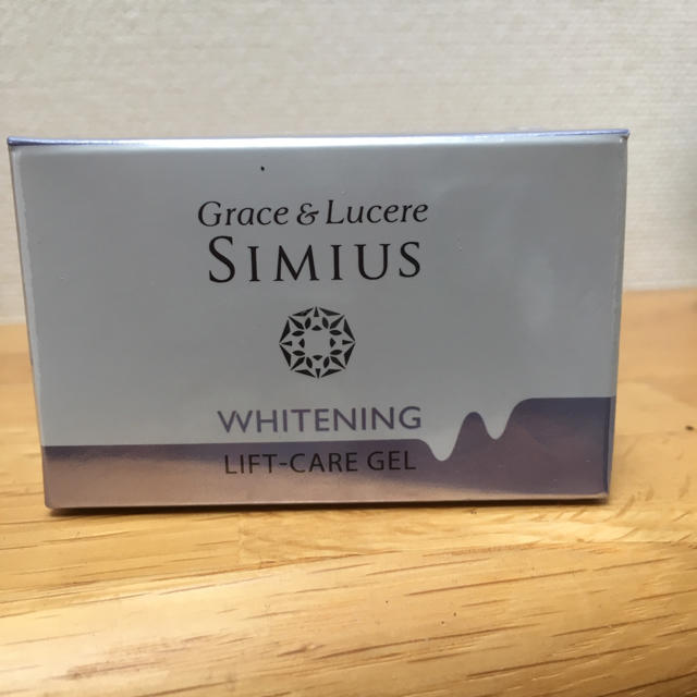 シミウス  薬用 ホワイトニングリフトケアジェル 60g コスメ/美容のスキンケア/基礎化粧品(オールインワン化粧品)の商品写真