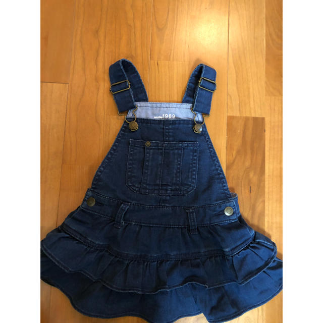 babyGAP(ベビーギャップ)のBABY GAP 90 デニム オーバーオール ワンピース 女の子 スカート キッズ/ベビー/マタニティのキッズ服女の子用(90cm~)(ワンピース)の商品写真