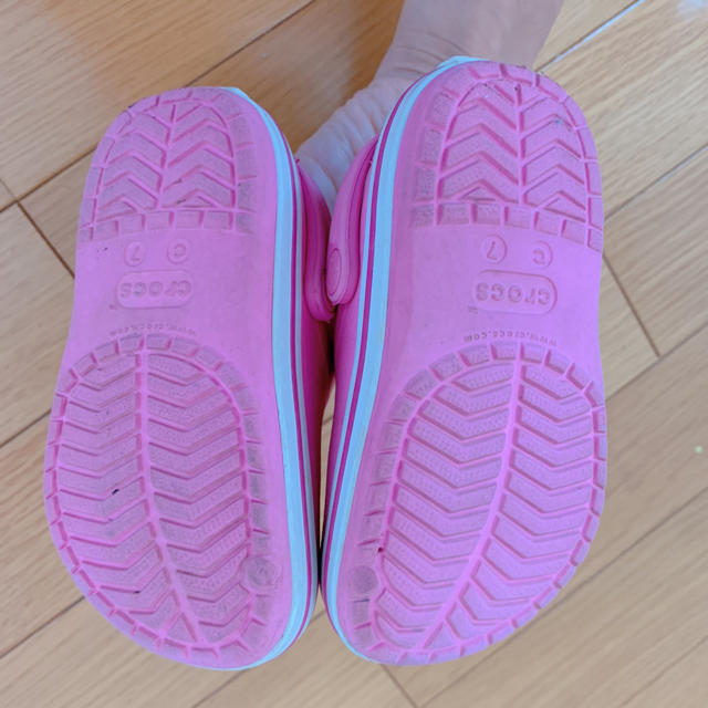 crocs(クロックス)のクロックス ピンク 15センチ キッズ/ベビー/マタニティのキッズ靴/シューズ(15cm~)(サンダル)の商品写真
