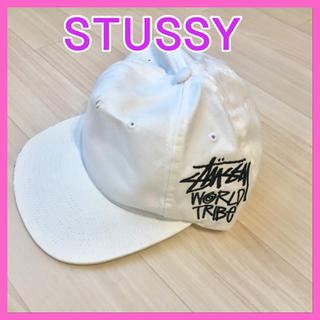 ステューシー(STUSSY)のSTUSSY ステューシー スナップバックキャップ CAP 白(キャップ)