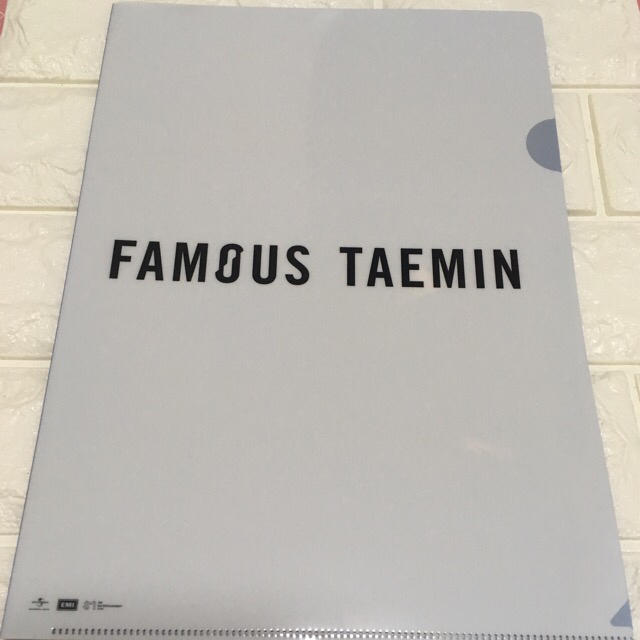 SHINee(シャイニー)のSHINee テミン FAMOUS 特典 クリアファイル エンタメ/ホビーのタレントグッズ(アイドルグッズ)の商品写真