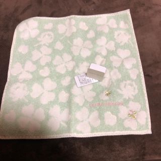 ローラアシュレイ(LAURA ASHLEY)のローラアシュレイ 四つ葉のタオルハンカチ 新品(ハンカチ)