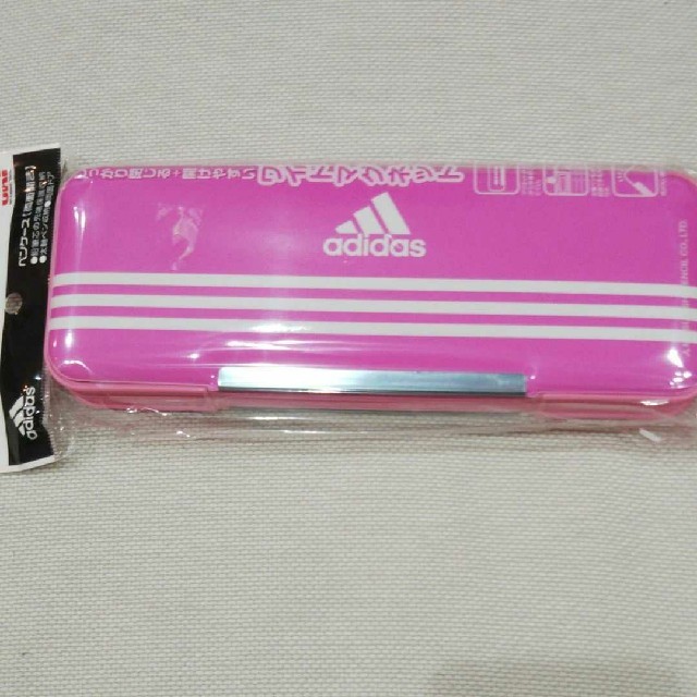 adidas(アディダス)のアディダス 筆箱 新品 インテリア/住まい/日用品の文房具(ペンケース/筆箱)の商品写真