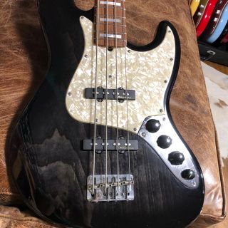 フェンダー(Fender)のフェンダー カスタム  JB  (エレキベース)