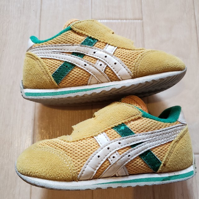 asics(アシックス)のアシックススニーカー　13,5㎝ キッズ/ベビー/マタニティのベビー靴/シューズ(~14cm)(スニーカー)の商品写真