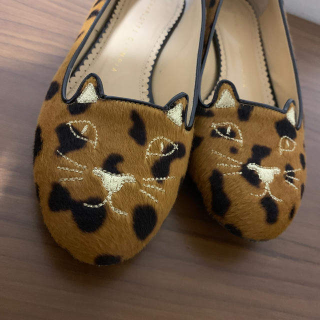 Charlotte Olympia(シャルロットオリンピア)の美品 本物 シャーロットオリンピア kitty 猫 バレエ フラットシューズ レディースの靴/シューズ(バレエシューズ)の商品写真