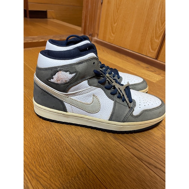 NIKE(ナイキ)のNIKE AIR JORDAN1 MID  27㎝ メンズの靴/シューズ(スニーカー)の商品写真