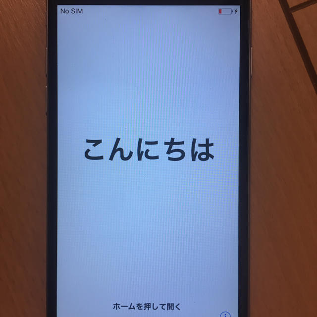 Apple(アップル)のiPhone6 16GB au版 シルバー スマホ/家電/カメラのスマートフォン/携帯電話(スマートフォン本体)の商品写真