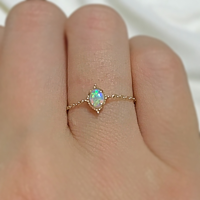 天然オパールのチェーンリング💍 レディースのアクセサリー(リング(指輪))の商品写真