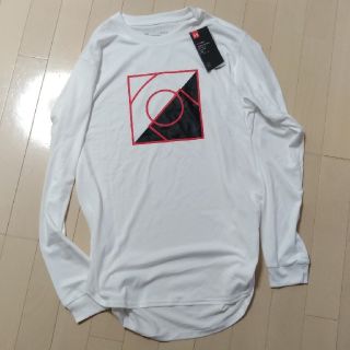 アンダーアーマー(UNDER ARMOUR)のUNDER ARMOUR ロンT　メンズXLサイズ　アンダーアーマー(バスケットボール)