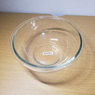 パイレックス(Pyrex)の未使用　パイレックス　ボウル2.5リットル(食器)