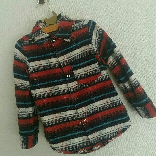 babyGAP(ベビーギャップ)のbabyGAP　チェック柄シャツ　アウター キッズ/ベビー/マタニティのキッズ服男の子用(90cm~)(ジャケット/上着)の商品写真