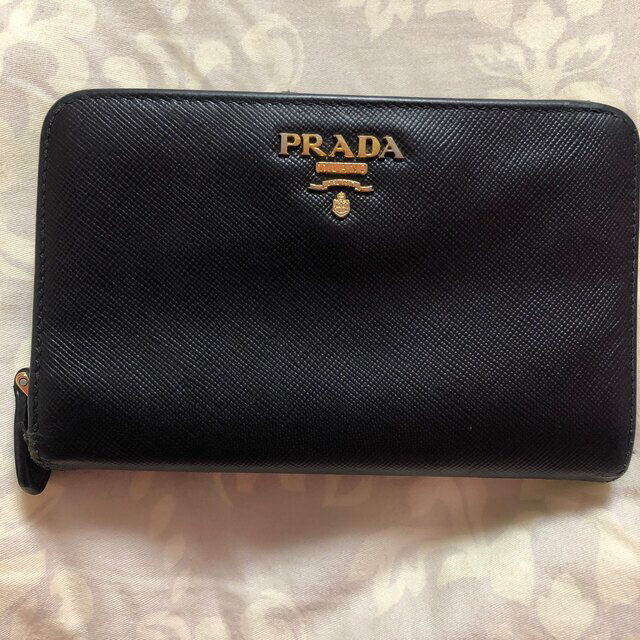 PRADA(プラダ)のPRADA 財布 プラダ サフィアーノ 二つ折り財布 ブラック 中古 レディースのファッション小物(財布)の商品写真