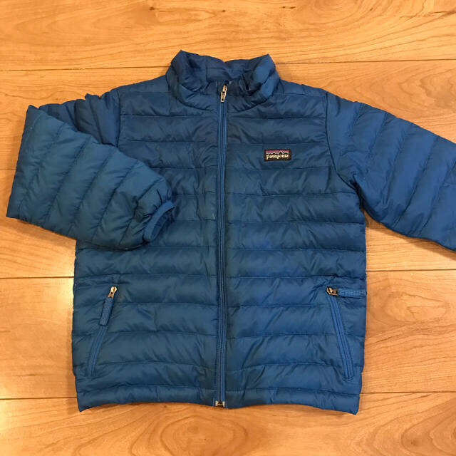 patagonia(パタゴニア)のパタゴニア ダウンジャケット キッズ 5T Patagonia キッズ/ベビー/マタニティのキッズ服男の子用(90cm~)(ジャケット/上着)の商品写真