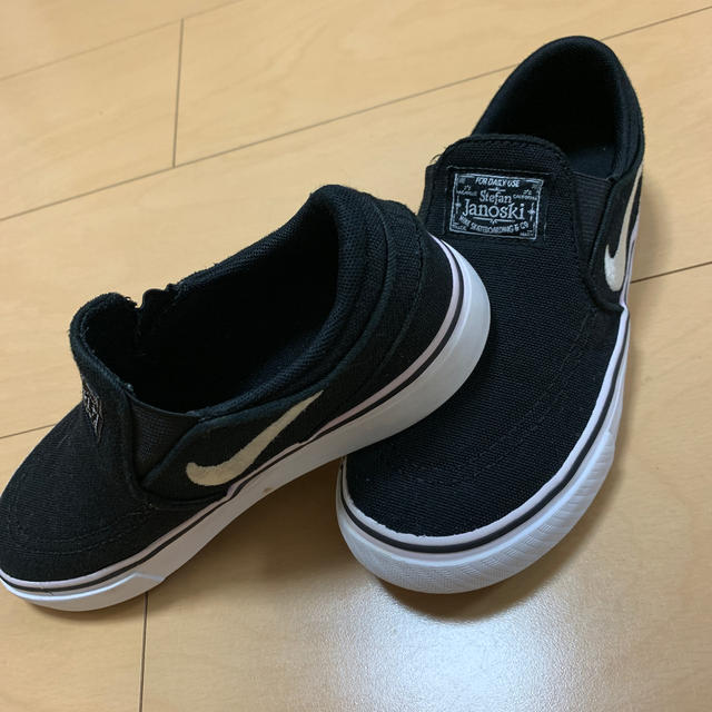 NIKE(ナイキ)のナイキスリッポン 18cm キッズ/ベビー/マタニティのキッズ靴/シューズ(15cm~)(スリッポン)の商品写真