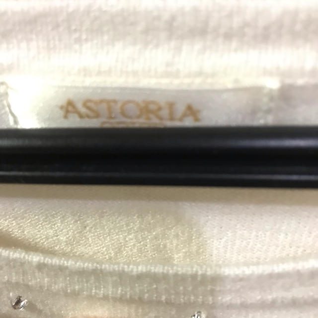 ASTORIA ODIER(アストリアオディール)のASTORIA 薄手ニット レディースのトップス(ニット/セーター)の商品写真
