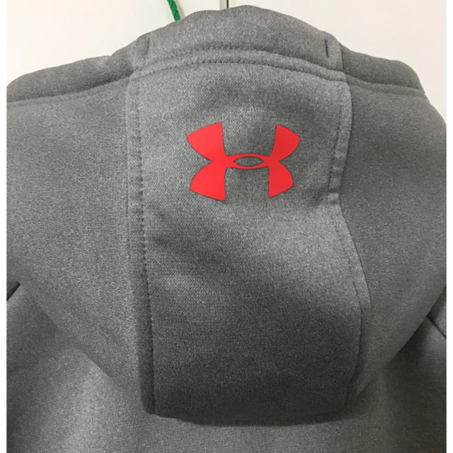 UNDER ARMOUR(アンダーアーマー)のパーカー二枚セット アンダーアーマー メンズのトップス(パーカー)の商品写真