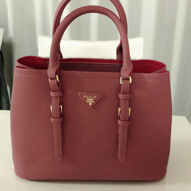 PRADA(プラダ)の連休お値下げ！PRADAトート、ショルダーバッグ レディースのバッグ(ショルダーバッグ)の商品写真