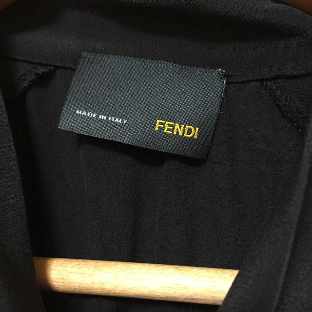 FENDI(フェンディ)のフェンディ ブラウス 最終値下げ！ レディースのトップス(シャツ/ブラウス(半袖/袖なし))の商品写真