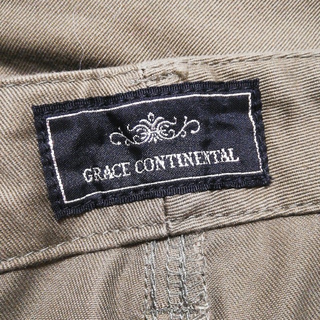 GRACE CONTINENTAL(グレースコンチネンタル)のセール！★美品♪　グレースコンチネンタル　ベイカーパンツ　カーキ レディースのパンツ(カジュアルパンツ)の商品写真