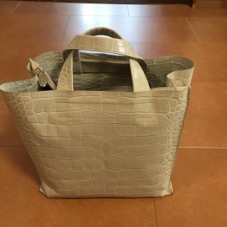 Furla - フルラ 型押し トートバックの通販 by お値引きします shop ...