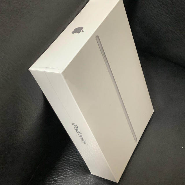 Apple(アップル)の新品未開封 iPad mini 5 Wi-Fiモデル 64GB シルバー  スマホ/家電/カメラのPC/タブレット(タブレット)の商品写真