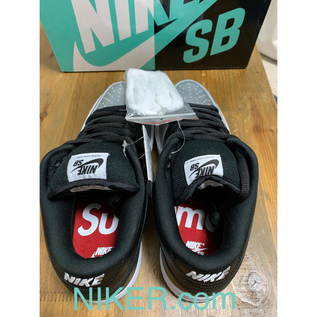 Supreme(シュプリーム)のholypapasann様専用 NIKE Supreme Dunk メンズの靴/シューズ(スニーカー)の商品写真