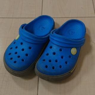 クロックス(crocs)のクロックス サンダル 10C11(約17.5～18) ブルー 青 男の子(サンダル)