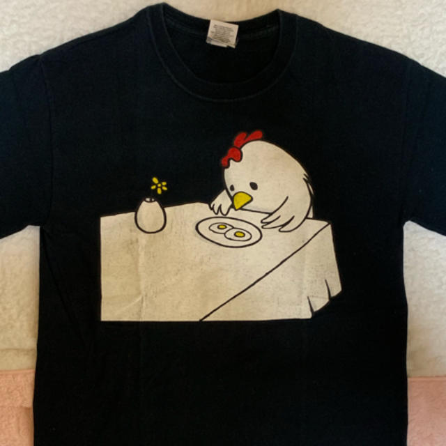 Design Tshirts Store graniph(グラニフ)のニワトリ 目玉焼き コメディ Ｔシャツ 半袖 ブラック  お笑い 東京 シュール レディースのトップス(Tシャツ(半袖/袖なし))の商品写真
