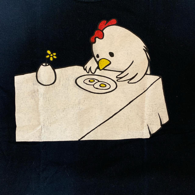 Design Tshirts Store graniph(グラニフ)のニワトリ 目玉焼き コメディ Ｔシャツ 半袖 ブラック  お笑い 東京 シュール レディースのトップス(Tシャツ(半袖/袖なし))の商品写真