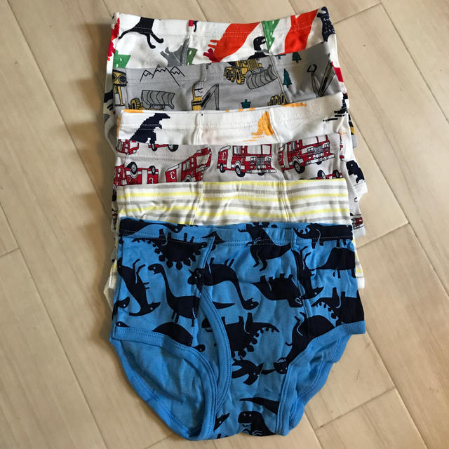 キッズ6-7yパンツ 6枚セット キッズ/ベビー/マタニティのキッズ服男の子用(90cm~)(パンツ/スパッツ)の商品写真