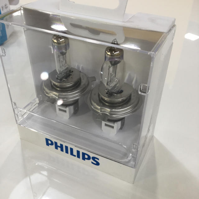 PHILIPS(フィリップス)の【訳あり特価❗️】フィリップス H4ハロゲンバルブ 自動車/バイクの自動車(汎用パーツ)の商品写真